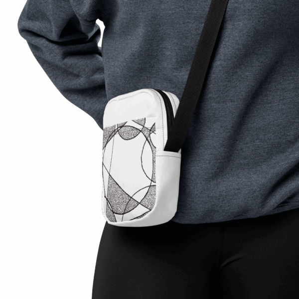 Urban Flow – vízálló crossbody táska geometrikus grafikával - Image 13